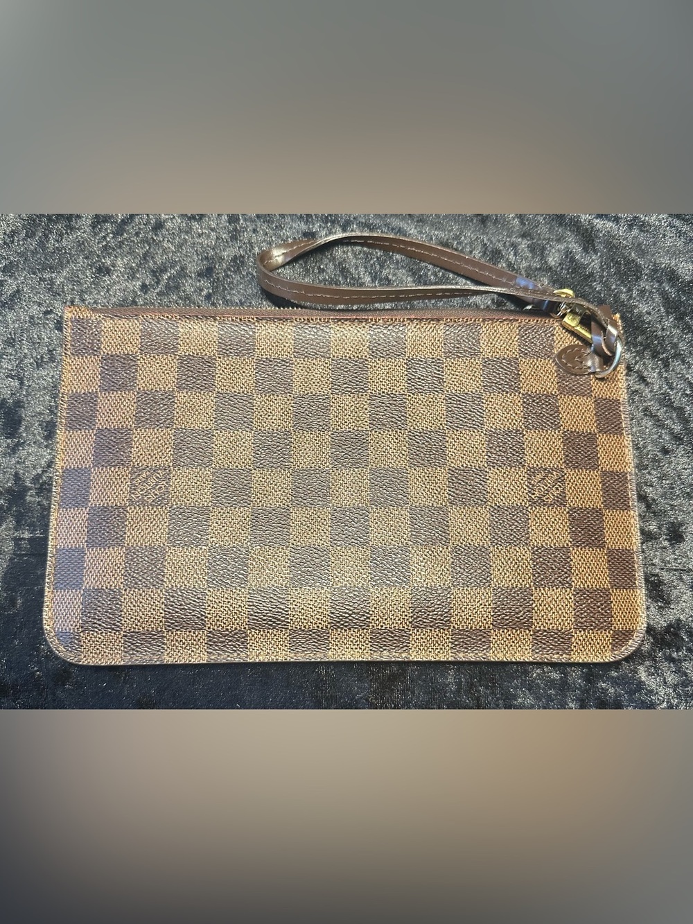 Louis Vuitton Damier Ebene Neverfull Pouchette